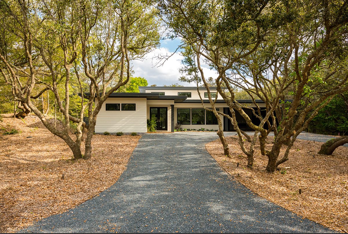 Matt Neal, owner of Neal Contracting, has built three modern Flat Tops, including this one. Photo: Neal Contracting